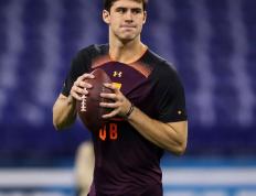 九游-关于塞北暴熊队对阵河套雪豹队，摔跤锦标赛火力全开，门将神扑救主——球迷期待下一战的信息