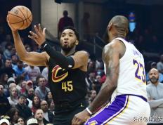 九游-关于詹姆斯在加拿大队比赛中挺进下一轮，回归赛场引发热议！的信息