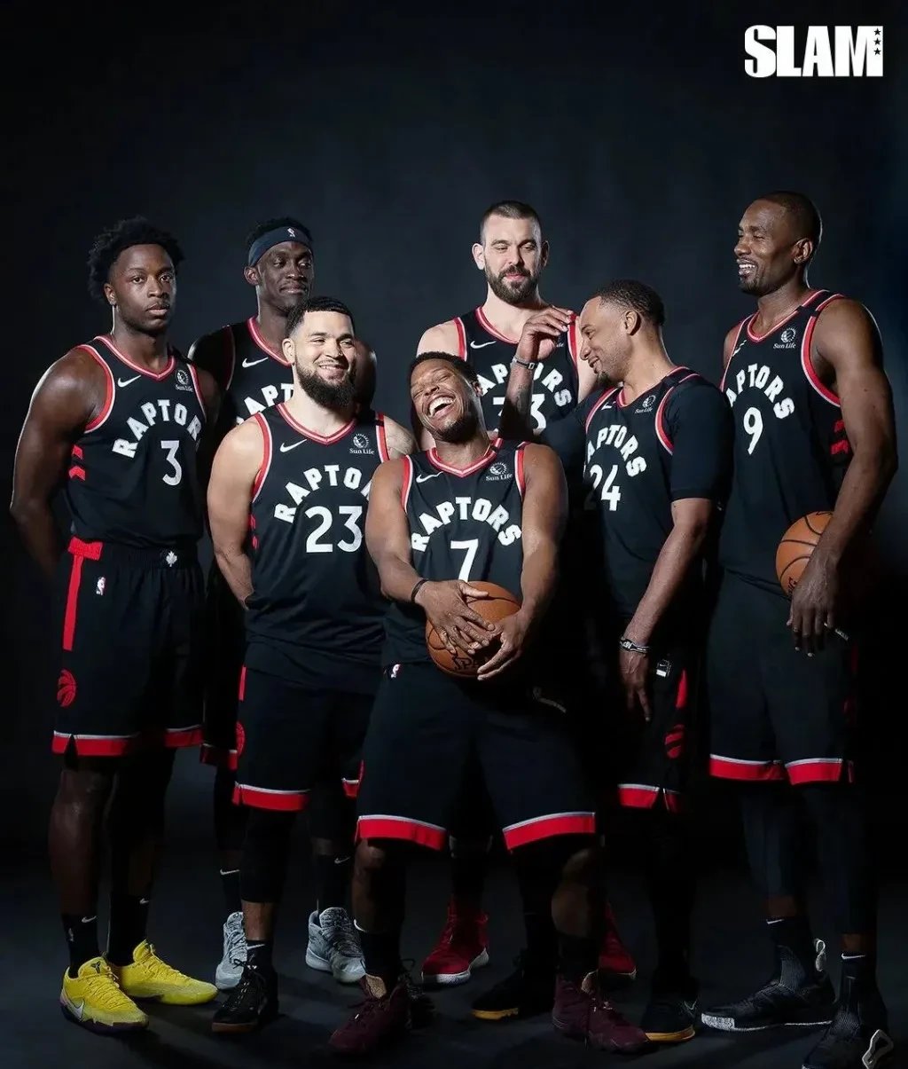 九游体育-西亚卡姆连续十场比赛得分超过比赛局势复杂，快船不断突破！上演精彩一战(科比最后一场比赛)